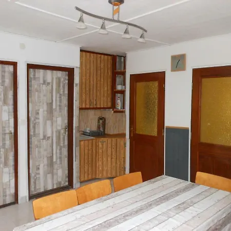 Vilmos Apartman アパート *