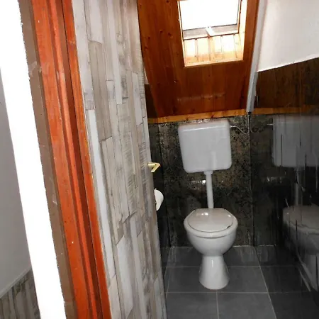 Vilmos Apartman アパート *