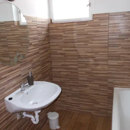 Vilmos Apartman アパート *