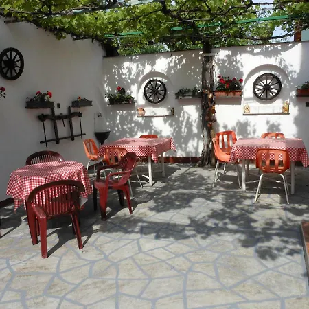 Vilmos Apartman アパート *